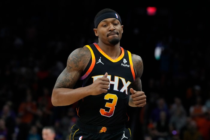 Phoenix Suns guard Bradley Beal (3) reacts after scoring against the New York Knicks in the first half at Footprint Center.